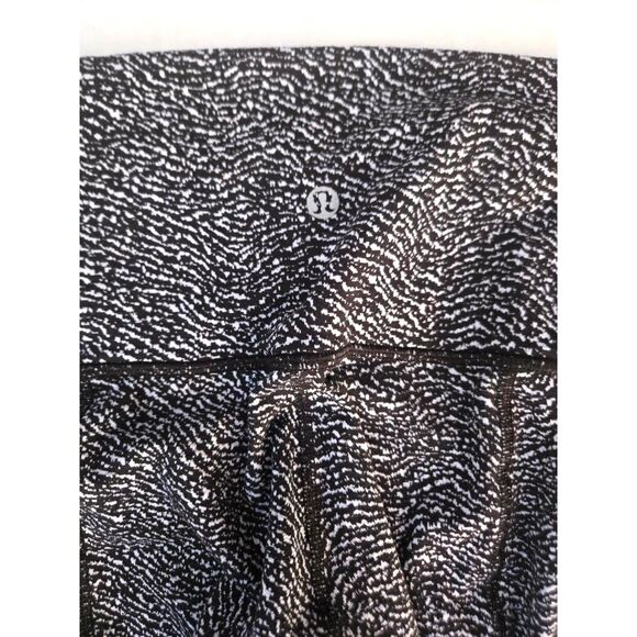 Lululemon • Wunder Under Laser Cut Studio Crop Leggings • Size 8 • Black/White - Picture 11 of 11